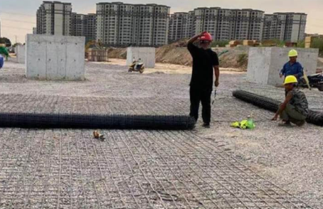 张家港土工格栅铺设前地基要怎么处理？