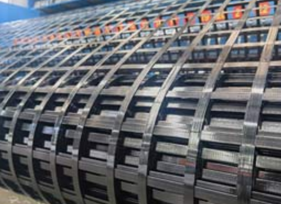 张家港钢塑土工格栅：基建“隐形脊梁”的绿色智造与长寿命进化论